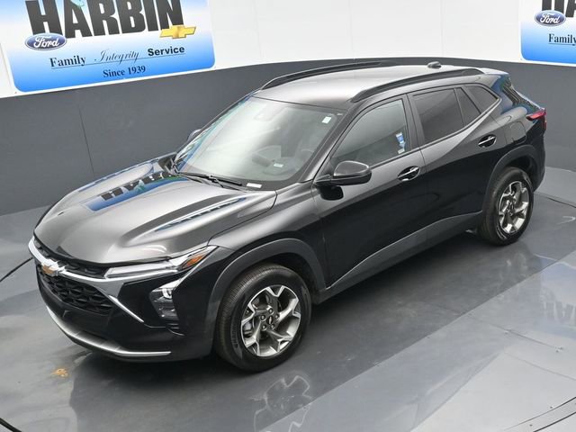 Used 2025 Chevrolet Trax LT w/ LT Convenience Package image 23