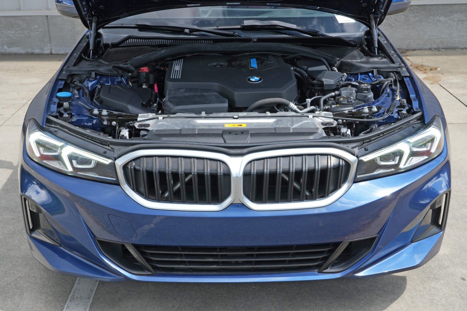 Used 2023 BMW 330e w/ Premium Package RWD image 8