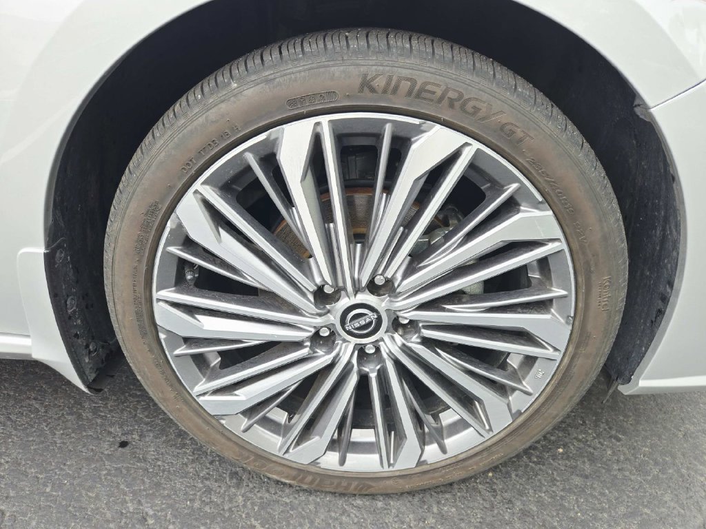 Used 2023 Nissan Altima 2.5 SL FWD image 17