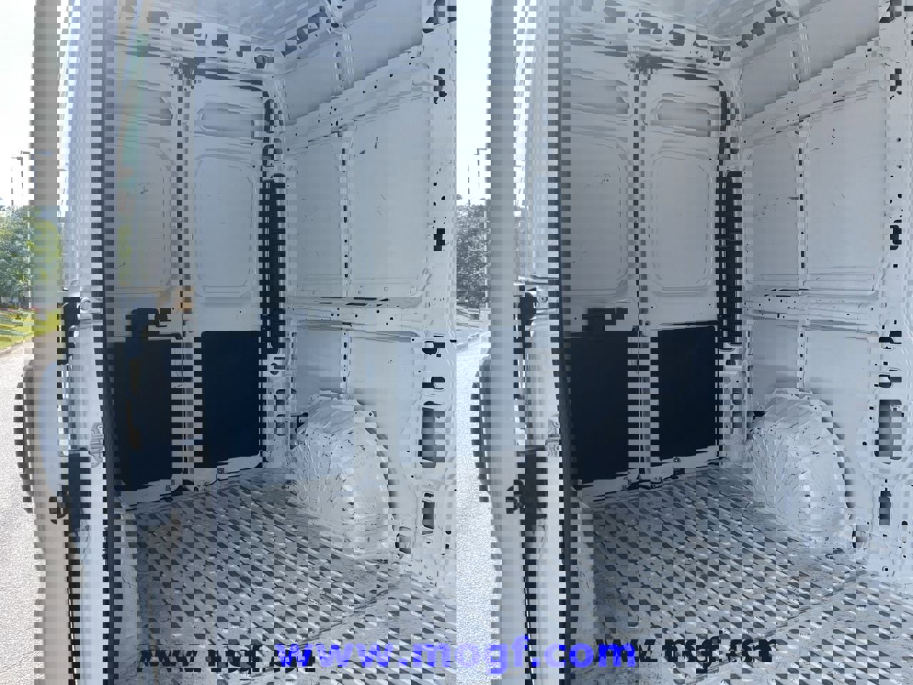 Used 2025 RAM ProMaster 2500 w/ Convenience Group image 23