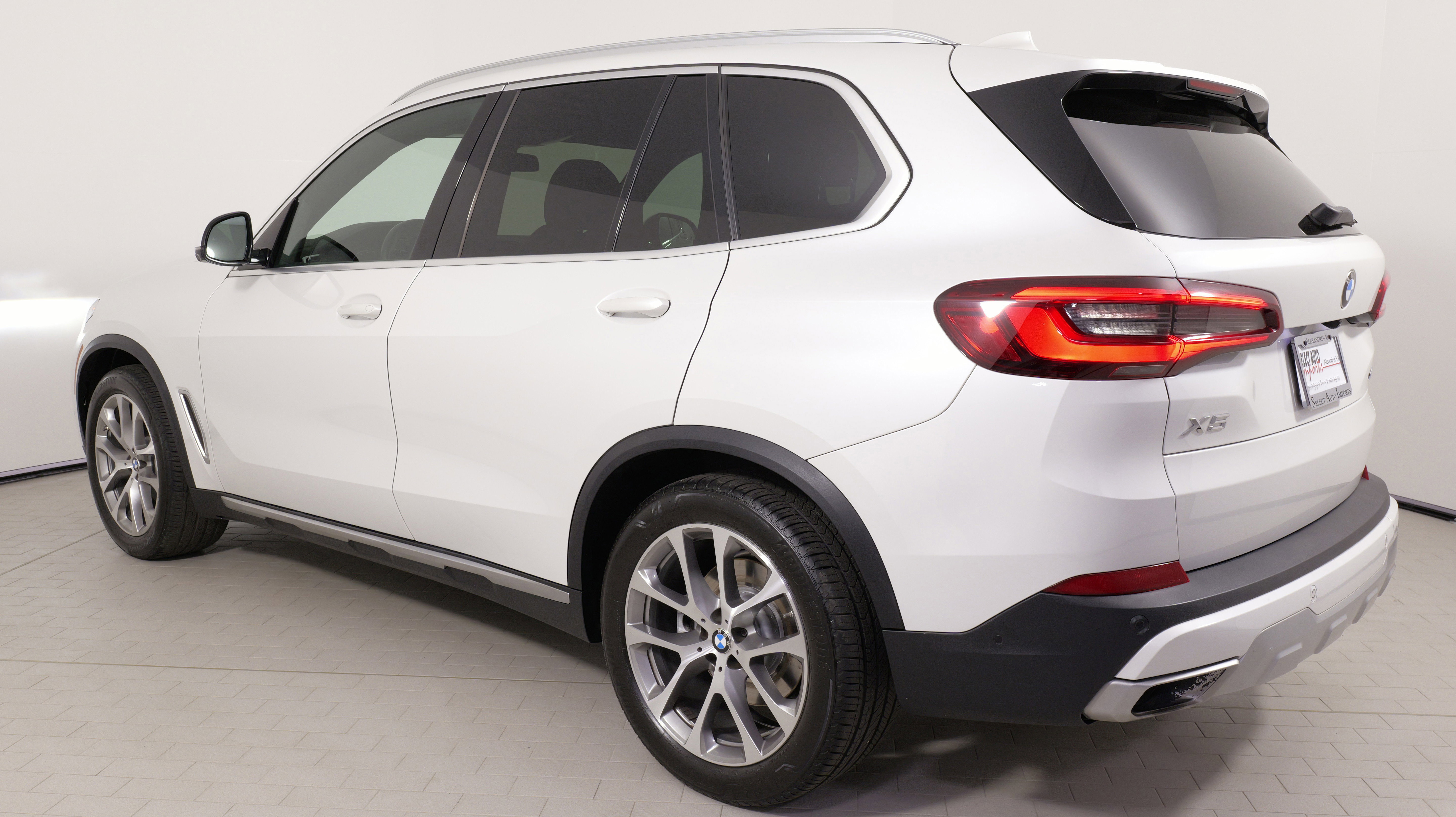 Used 2021 BMW X5 xDrive40i w/ Convenience Package image 16