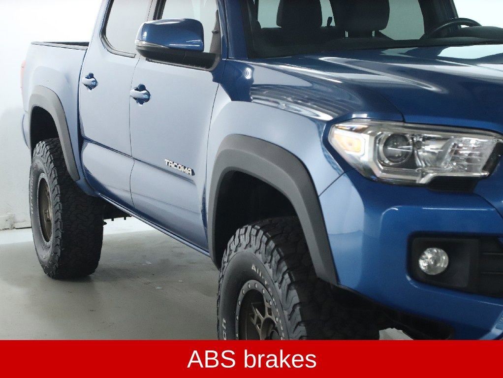 Used 2017 Toyota Tacoma TRD Off-Road w/ Premium & Technology Package image 10