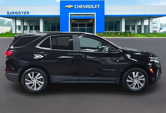 Used 2024 Chevrolet Equinox LT w/ LPO, Floor Liner Package image 4