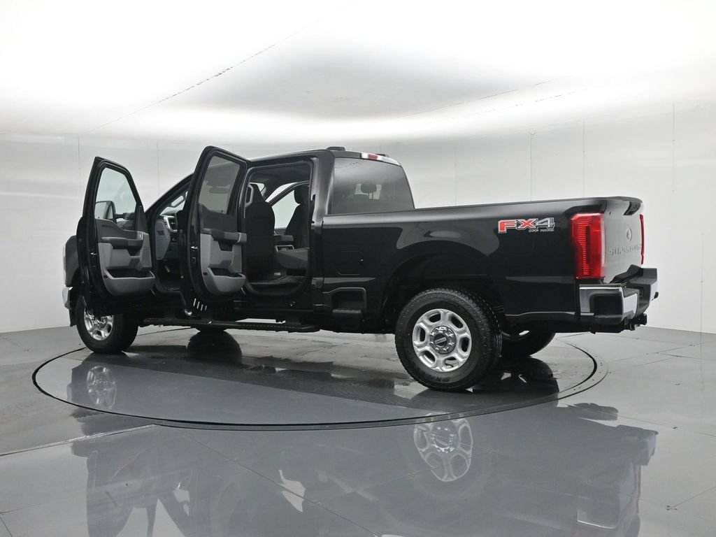 New 2026 Ford F250 XLT w/ FX4 Off-Road Package AWD/4WD image 34