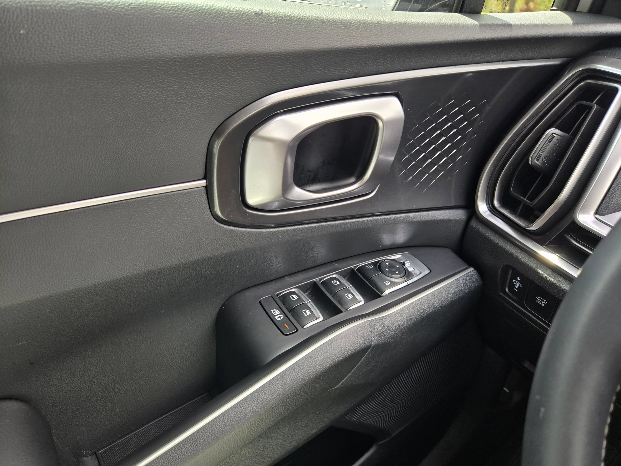 Used 2025 Kia Sorento EX w/ Panoramic Sunroof Package FWD image 21