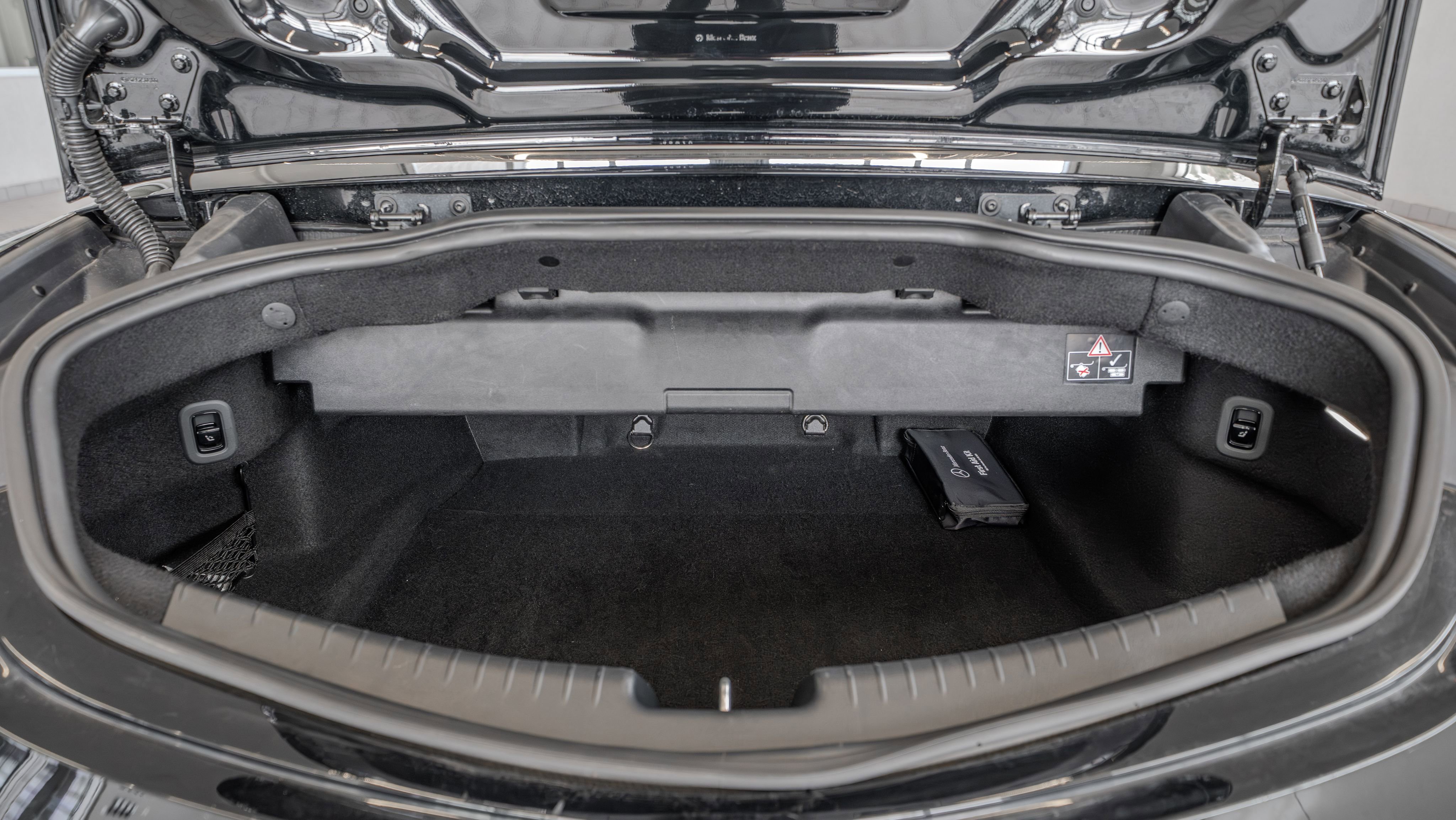 Certified 2025 Mercedes-Benz CLE 300 4MATIC Cabriolet image 38