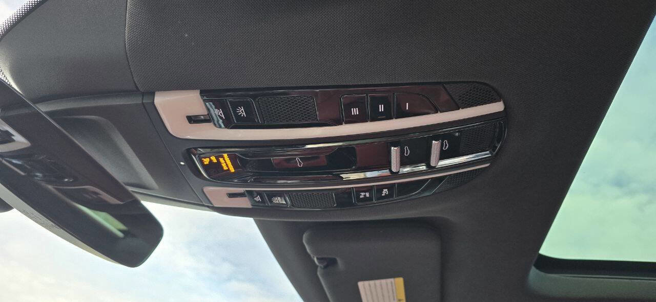 Used 2021 Porsche Panamera 4S image 27