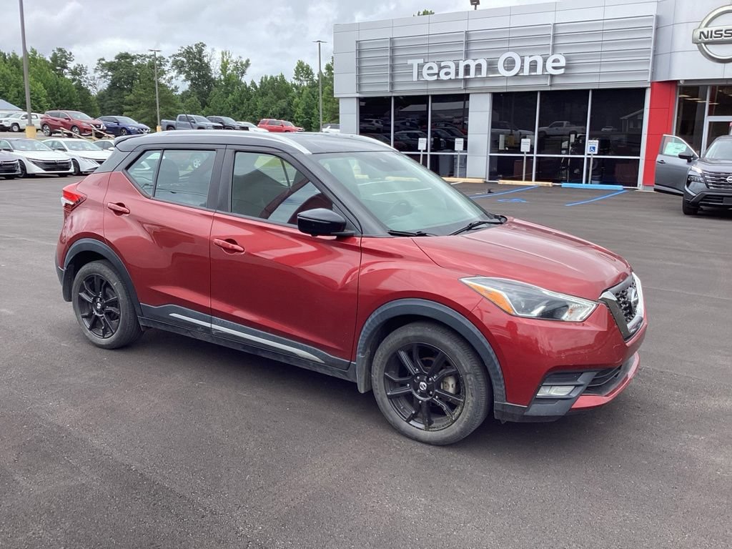 Used 2020 Nissan Kicks SR FWD image 1