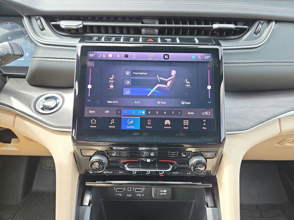 Used 2025 Jeep Grand Cherokee Limited AWD/4WD image 13