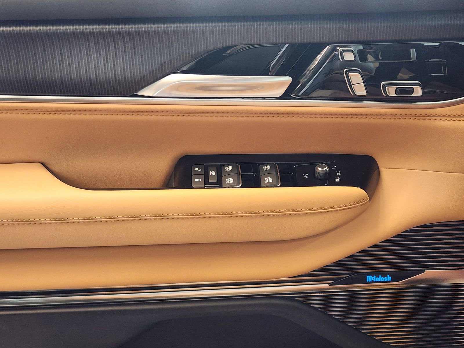 New 2026 Jeep Grand Wagoneer Summit AWD/4WD image 19