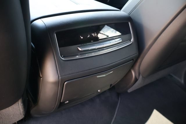 Used 2024 Cadillac Escalade ESV Sport AWD/4WD image 9