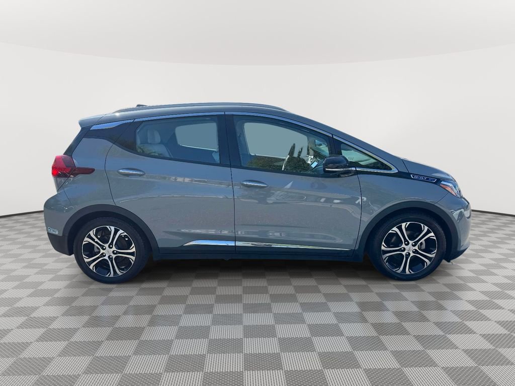 Used 2020 Chevrolet Bolt Premier w/ Infotainment Package FWD image 6