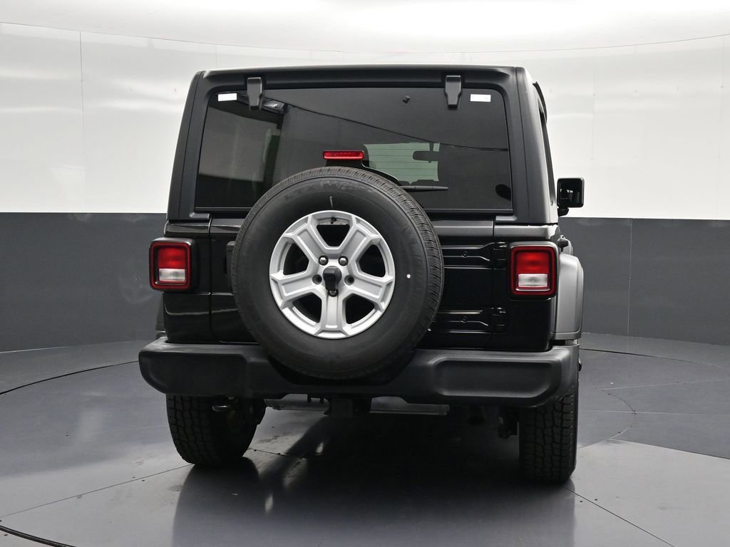 Used 2022 Jeep Wrangler Unlimited Sport AWD/4WD image 2