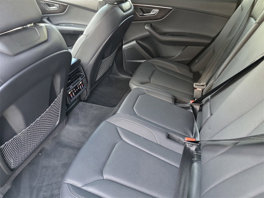 Used 2023 Audi Q8 Premium Plus image 21