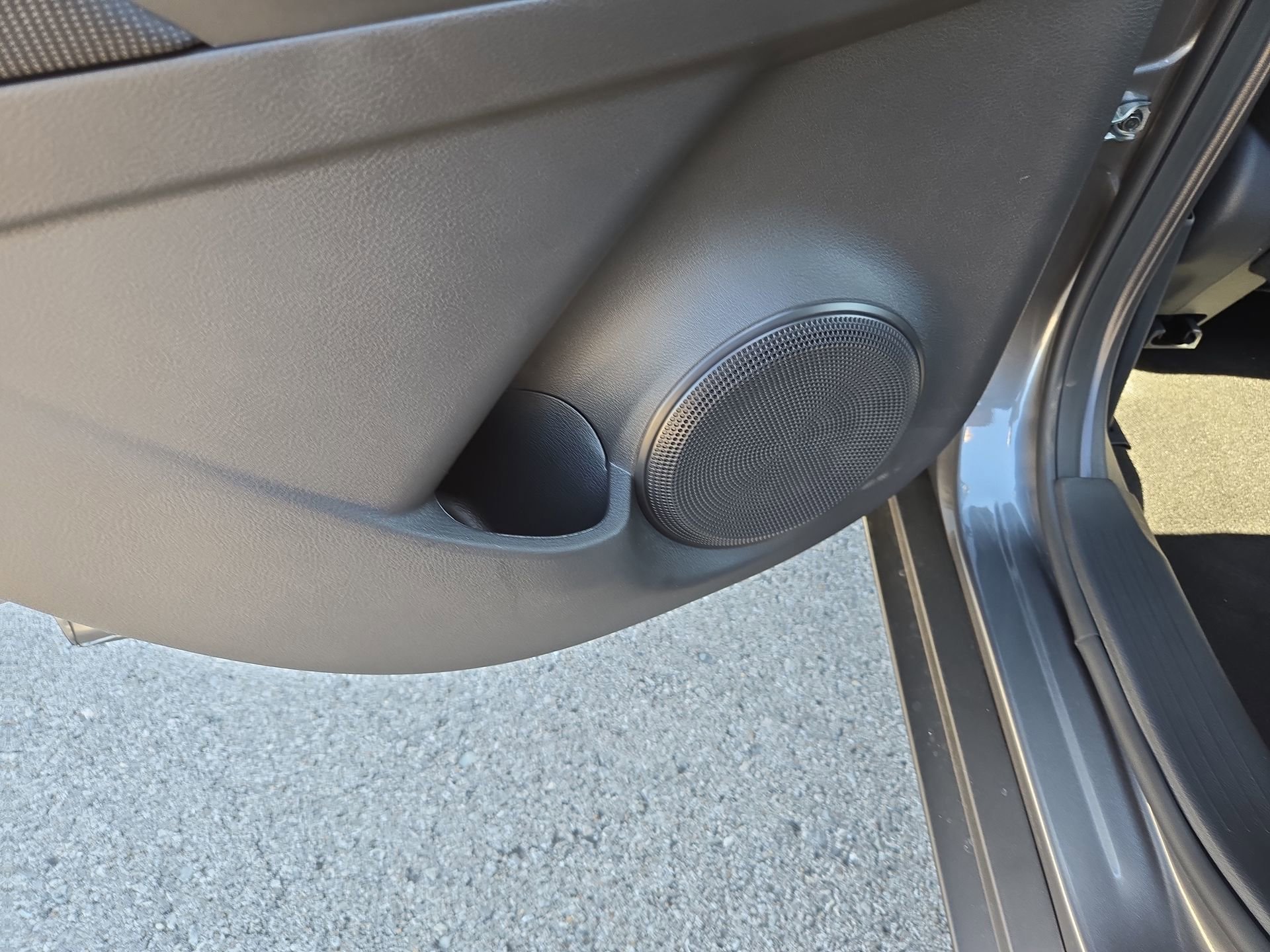 New 2025 Nissan Kicks Play S image 30