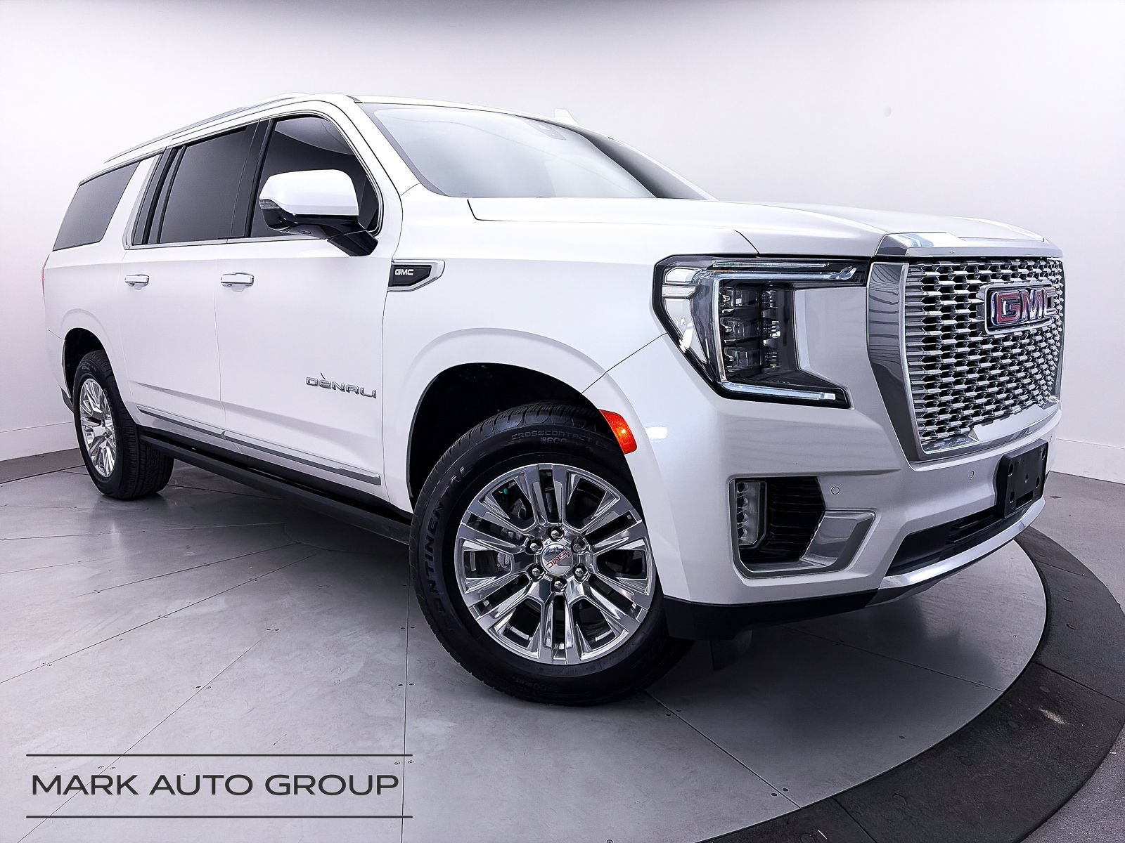 Used 2021 GMC Yukon XL Denali w/ Denali Ultimate Package RWD image 1