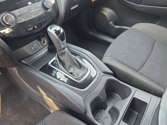 Used 2021 Nissan Rogue Sport S image 26