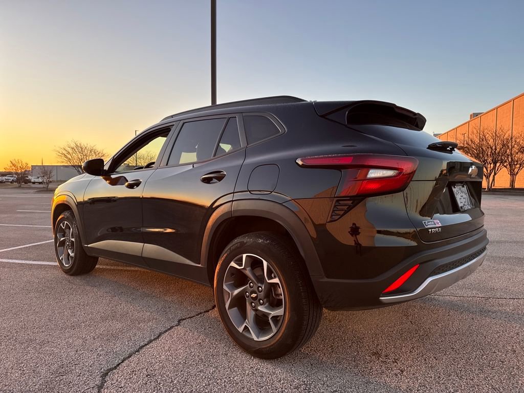 Used 2024 Chevrolet Trax LT image 4