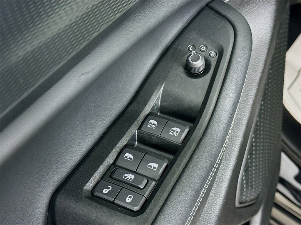 New 2025 Jeep Grand Cherokee Altitude image 20