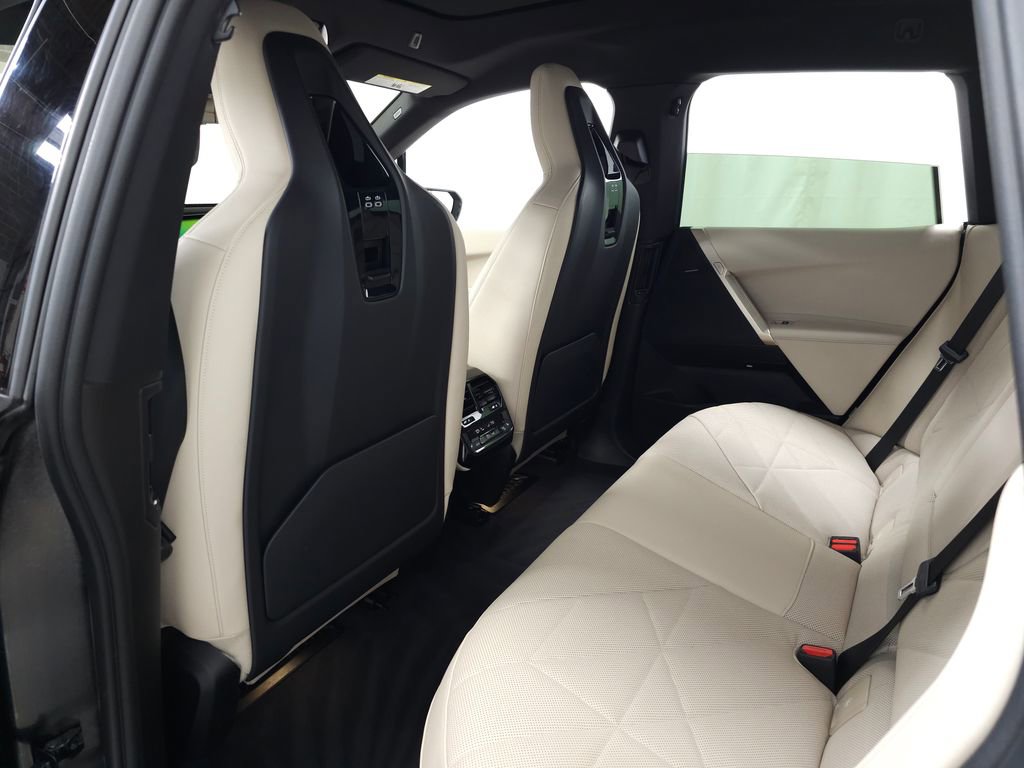 Used 2023 BMW iX xDrive50 w/ Premium Package AWD/4WD image 39