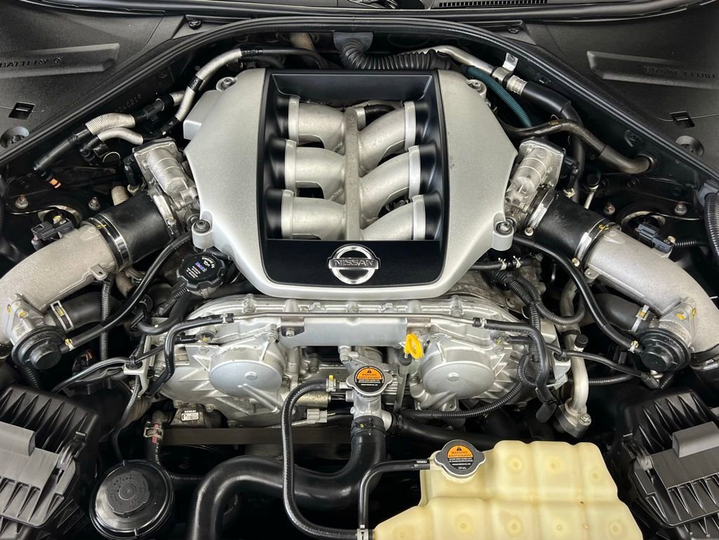 Used 2011 Nissan GT-R Premium image 39