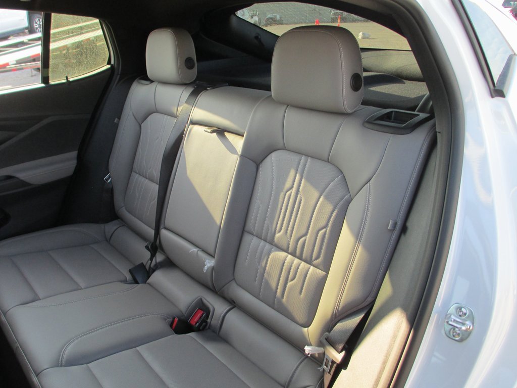 New 2026 Buick Envista Avenir image 12