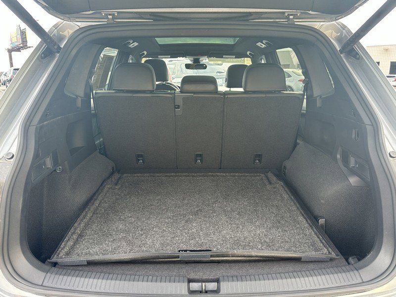 Used 2024 Volkswagen Tiguan SE R-Line w/ MDO Package, Two-Row image 8