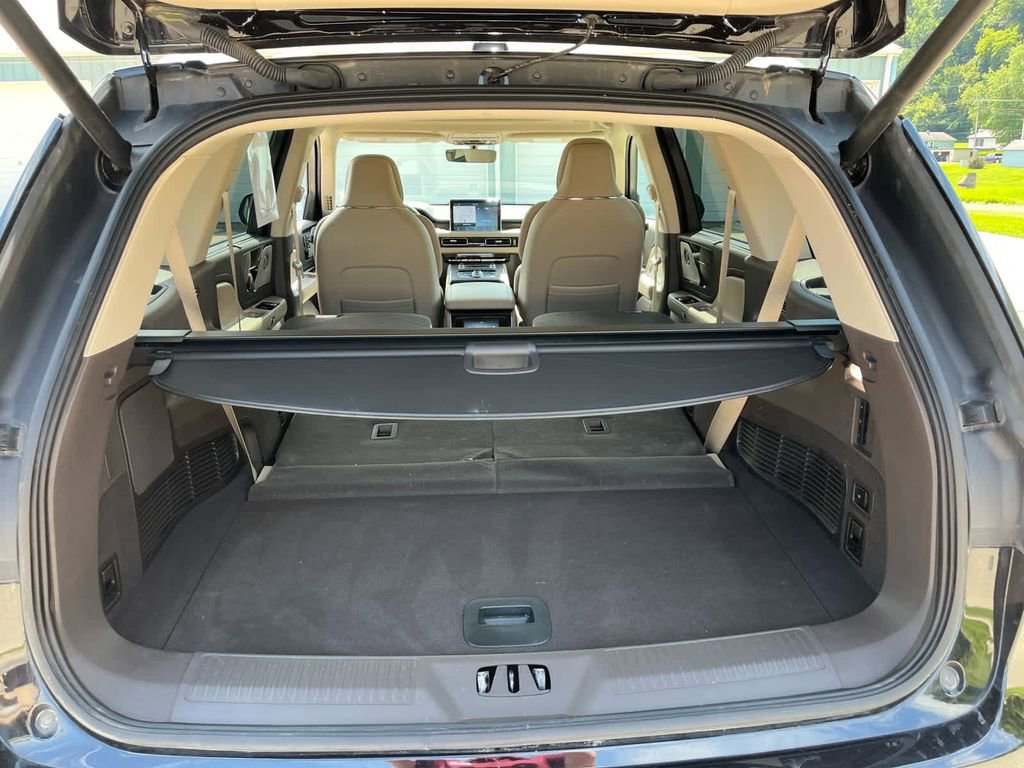 Used 2022 Lincoln Aviator Reserve w/ Equipment Group 201A image 16