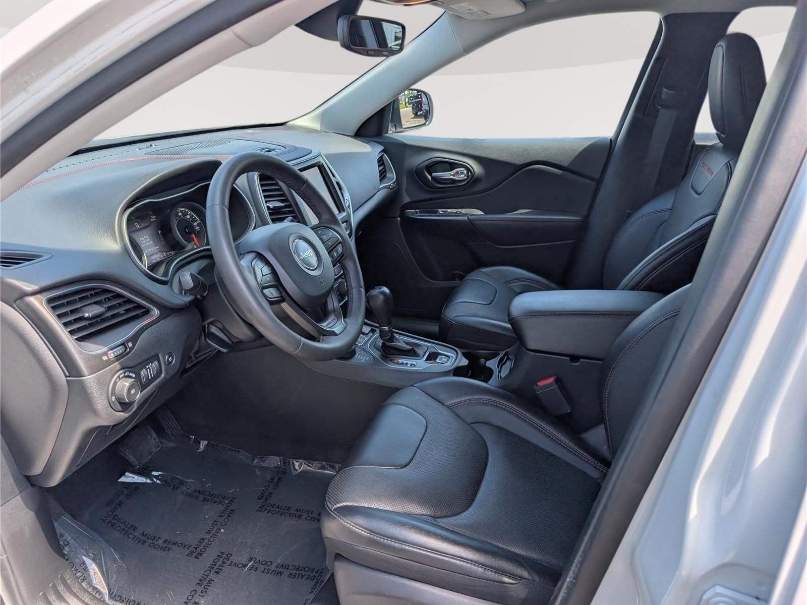 Used 2023 Jeep Cherokee Trailhawk w/ Sun & Sound Group AWD/4WD image 16