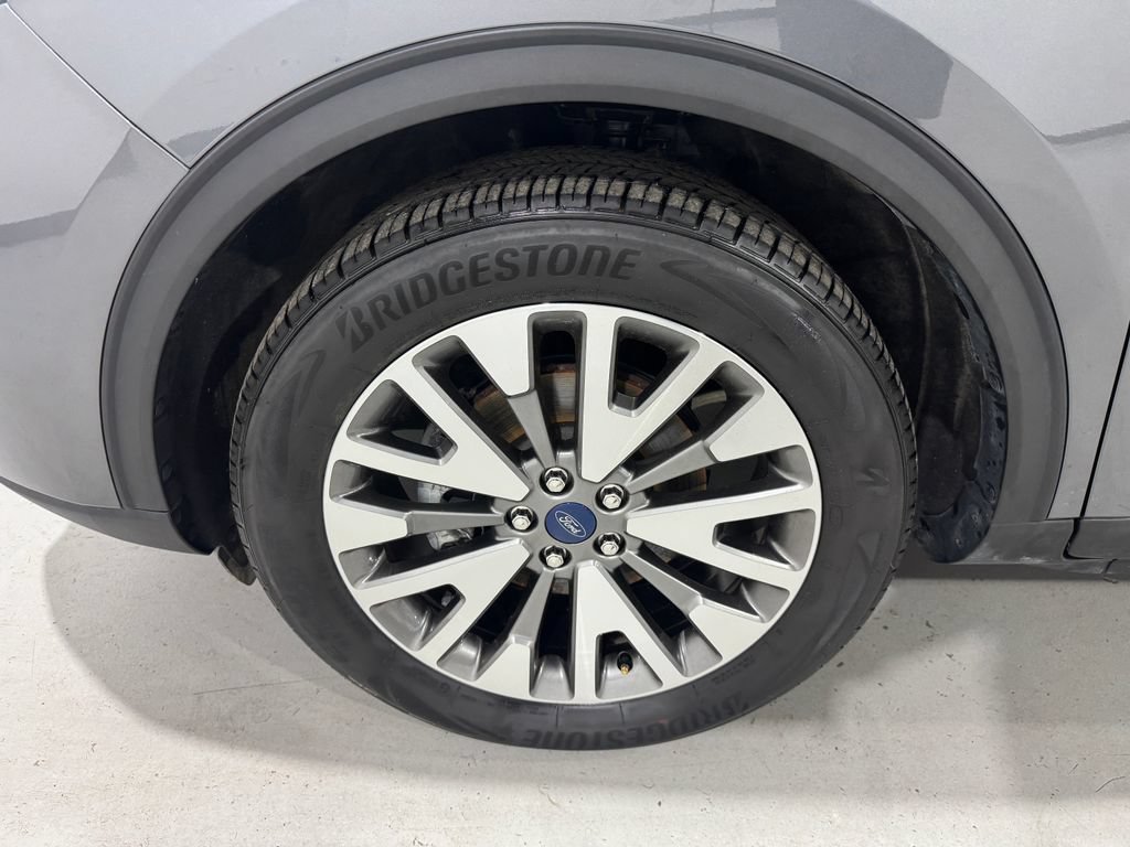 Used 2022 Ford Escape Titanium AWD/4WD image 8