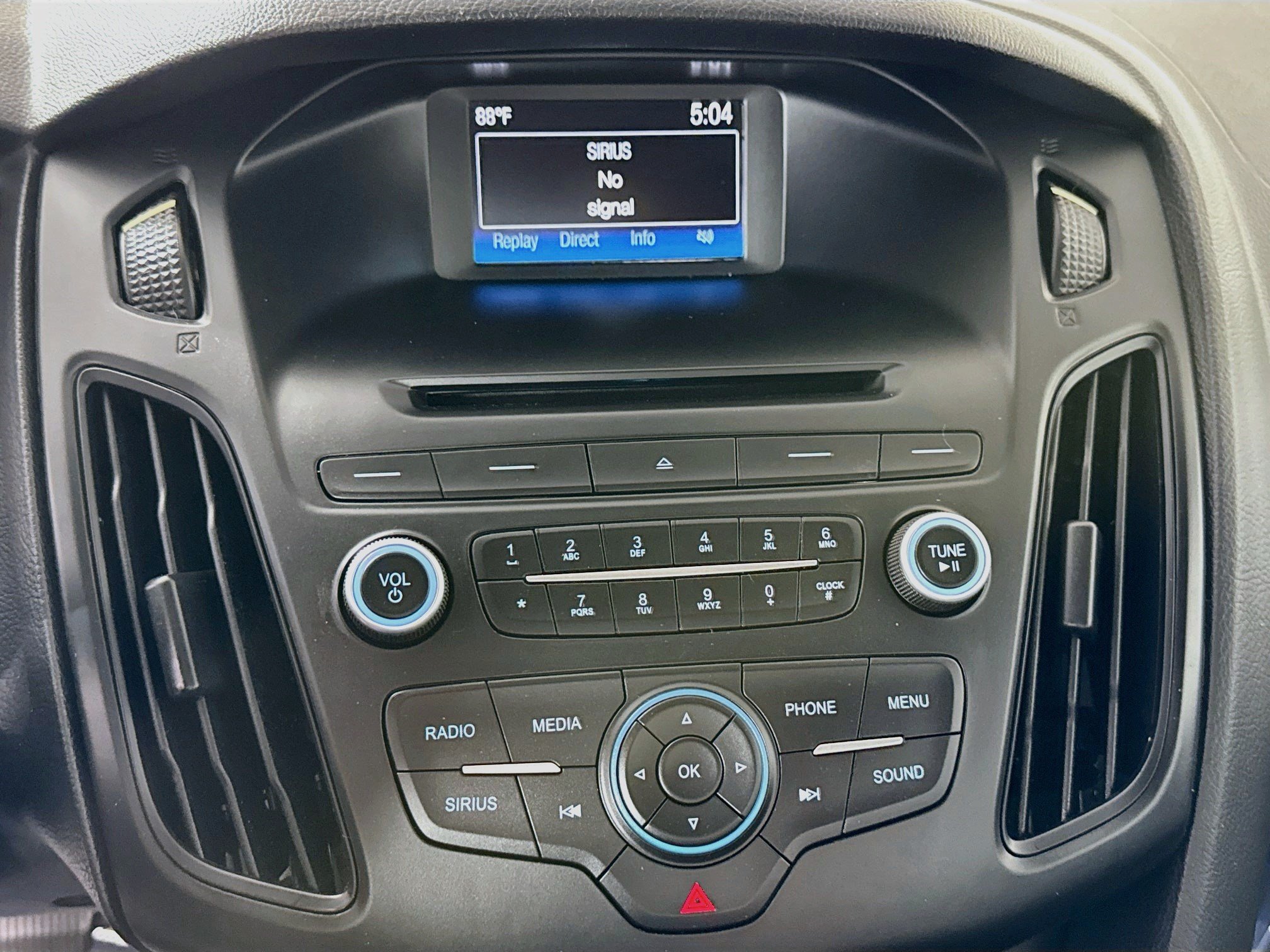 Used 2017 Ford Focus SE FWD image 18