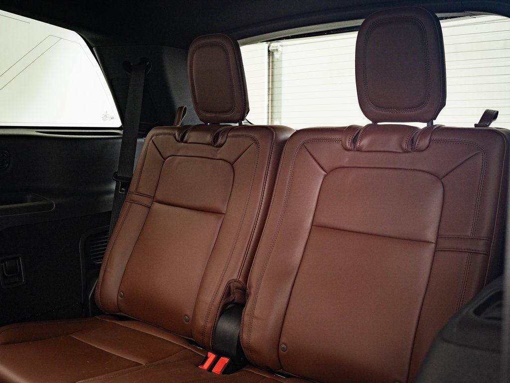 Used 2025 Lincoln Aviator Reserve w/ Equipment Group 201A image 37