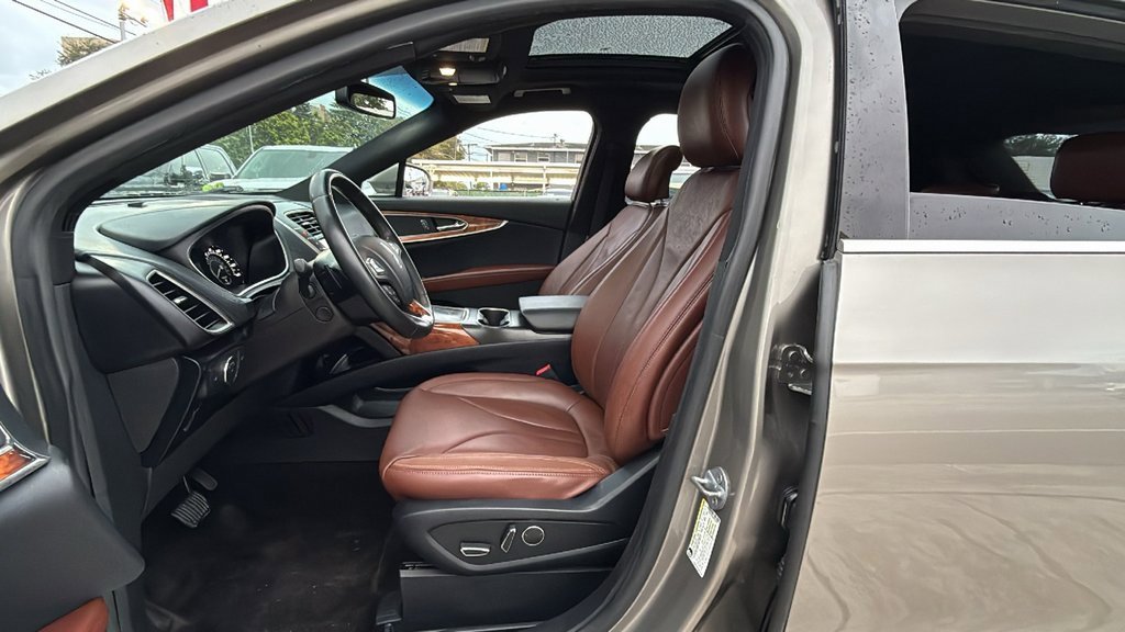 Used 2017 Lincoln MKX Reserve image 15