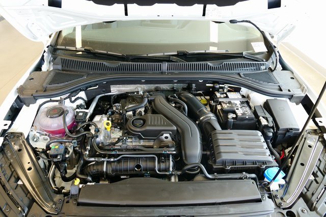 New 2025 Volkswagen Jetta SE image 9