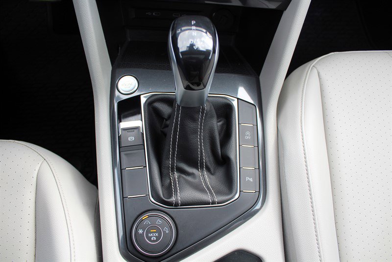 Used 2022 Volkswagen Tiguan SE R-Line image 15