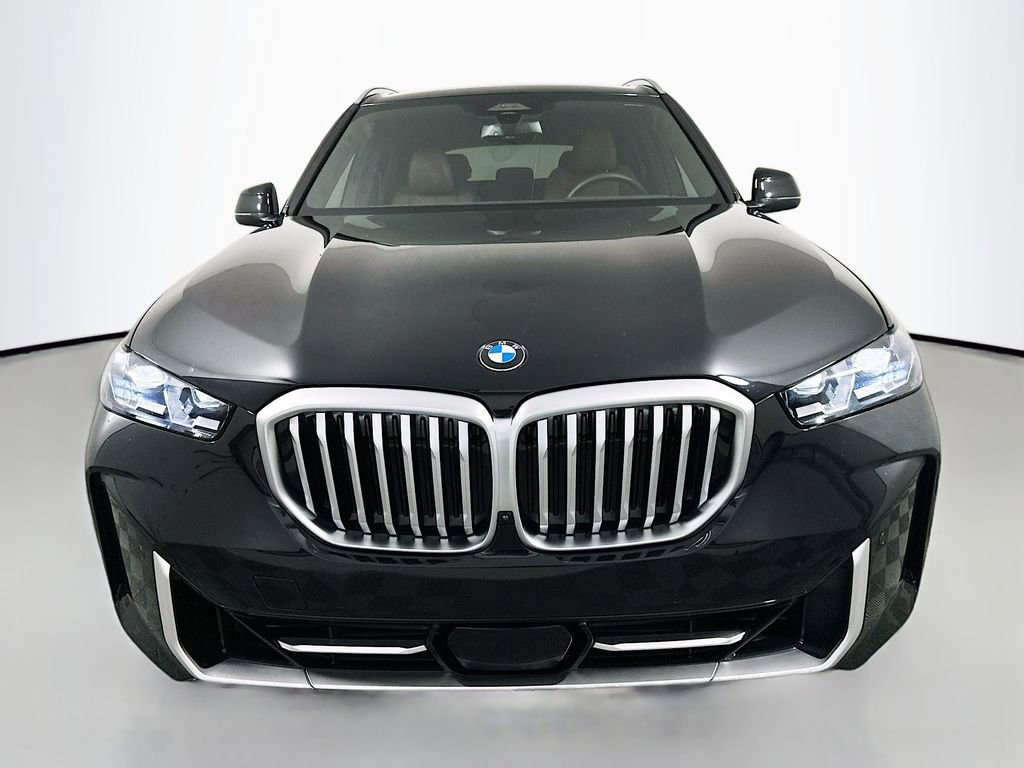 Certified 2024 BMW X5 xDrive40i w/ Premium Package AWD/4WD image 2
