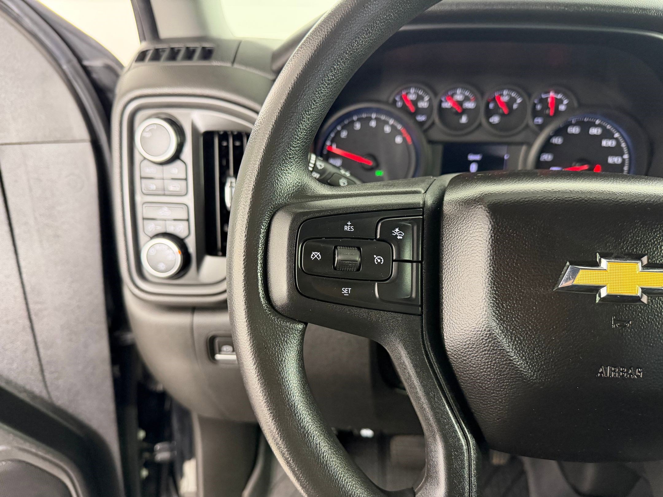 Used 2022 Chevrolet Silverado 1500 Custom AWD/4WD image 16