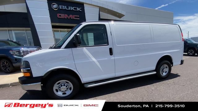 Used 2024 Chevrolet Express 2500 w/ Driver Convenience Package RWD image 4