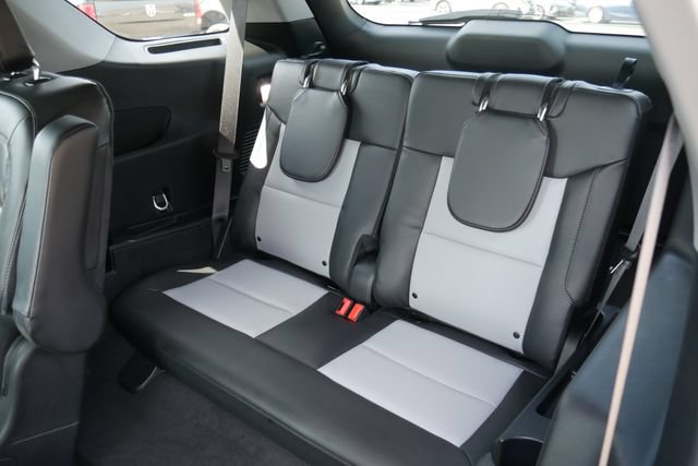 Used 2023 Ford Explorer XLT w/ Equipment Group 202A AWD/4WD image 27