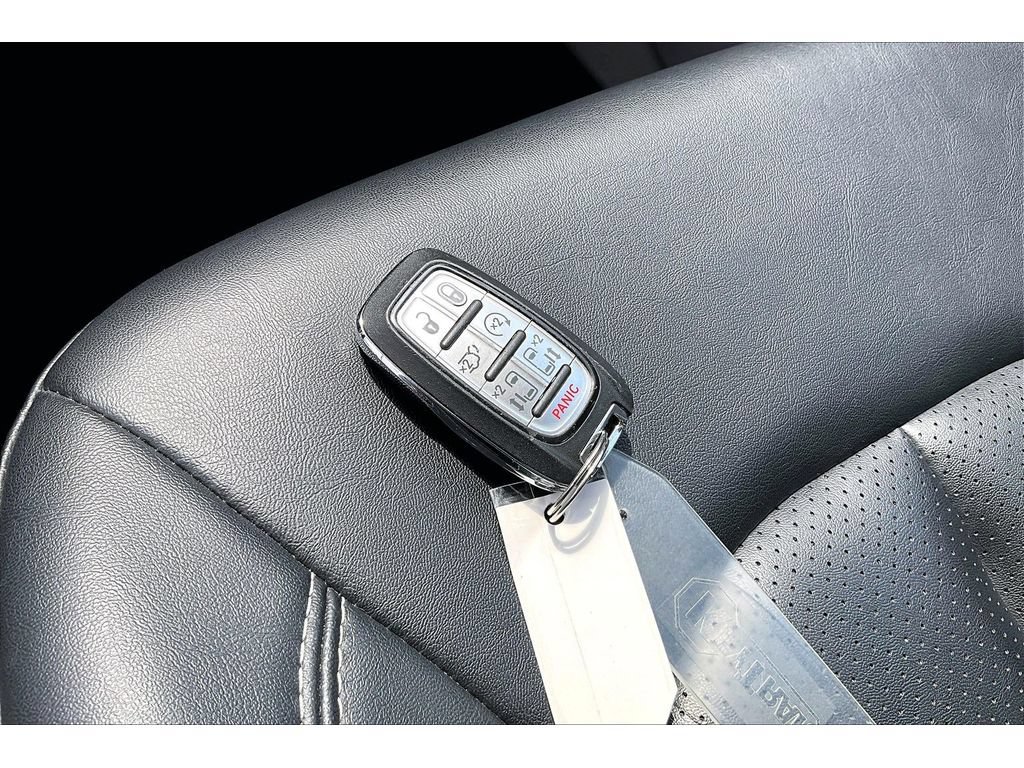 Used 2024 Chrysler Pacifica Touring-L FWD image 50