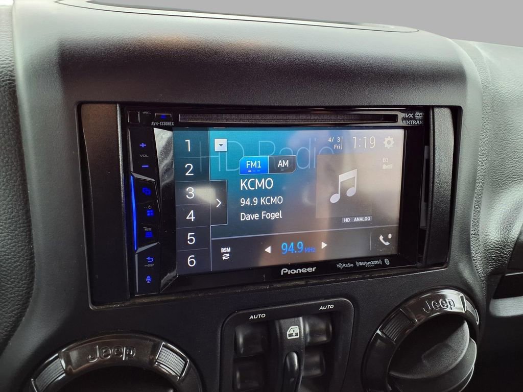 Used 2017 Jeep Wrangler Unlimited Sahara image 5