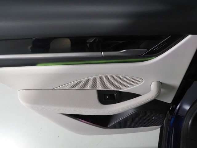 Used 2024 Porsche Macan 4 Electric image 75