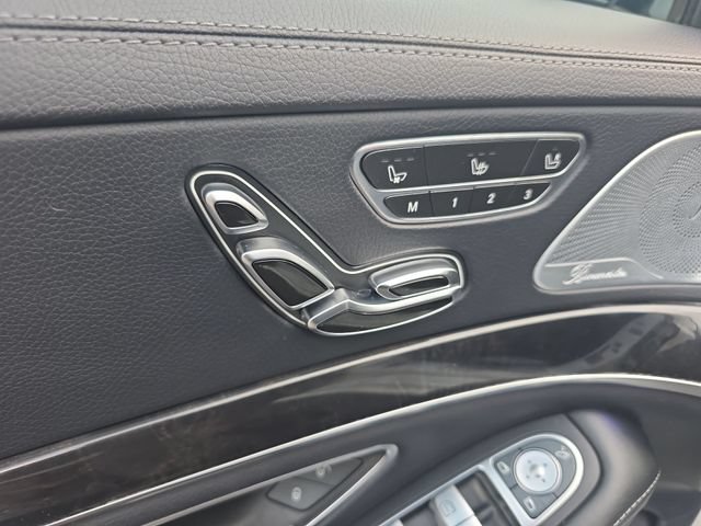 Used 2020 Mercedes-Benz S 560 4MATIC Sedan image 12