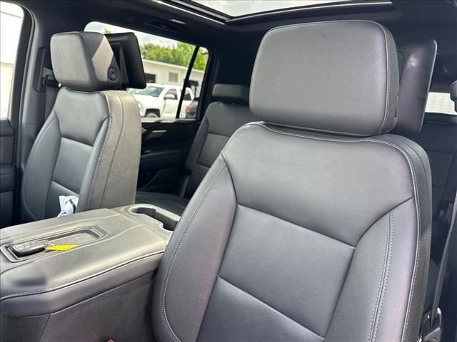 Certified 2024 Chevrolet Suburban Z71 w/ Luxury Package AWD/4WD image 25