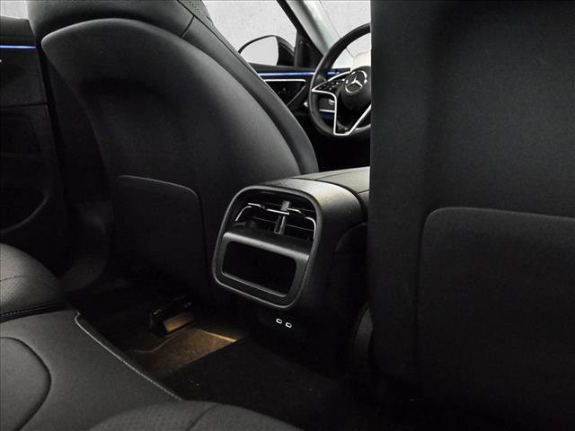 Used 2025 Mercedes-Benz E 350 4MATIC Sedan image 19