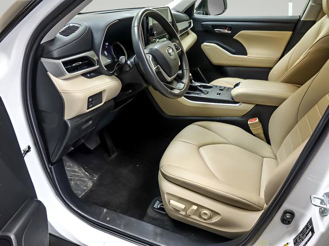 Used 2024 Toyota Highlander XLE image 10