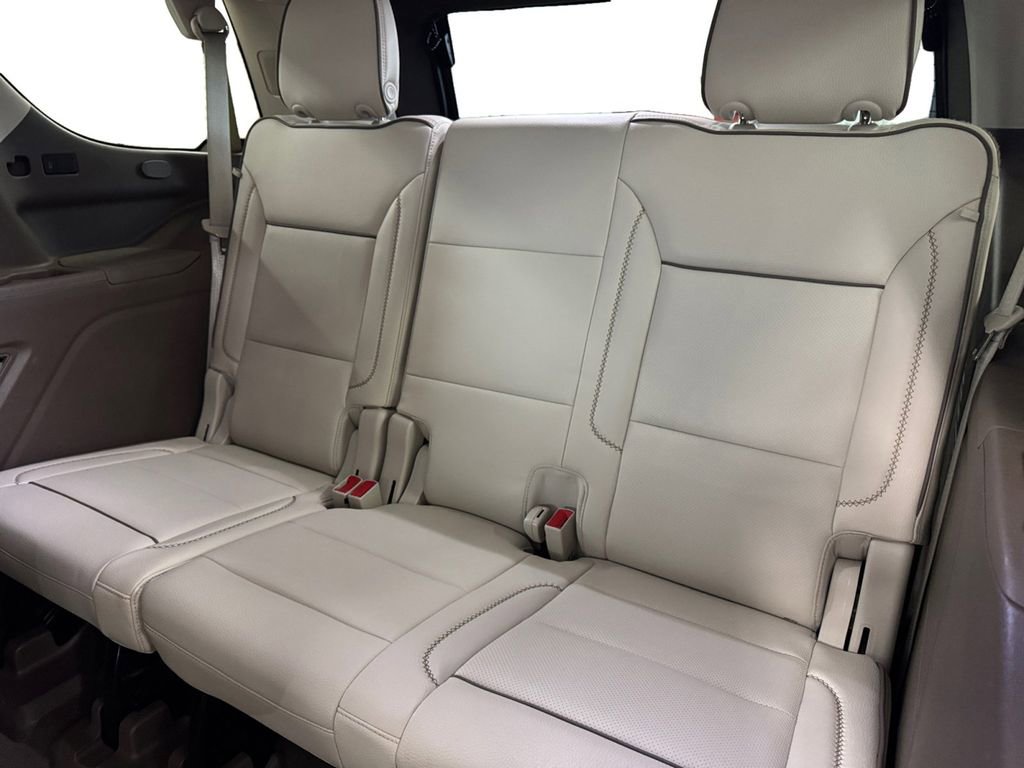 Used 2021 GMC Yukon Denali w/ Denali Premium Package image 16