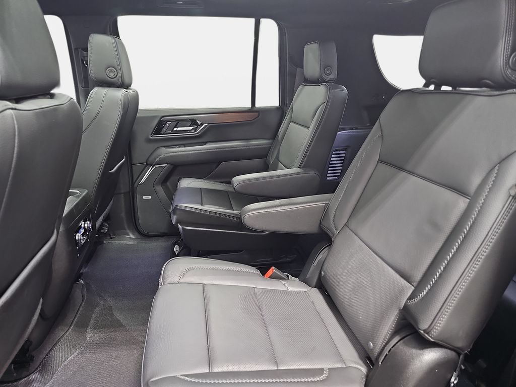 Used 2026 GMC Yukon XL Denali w/ Sun & Power Step Package AWD/4WD image 12