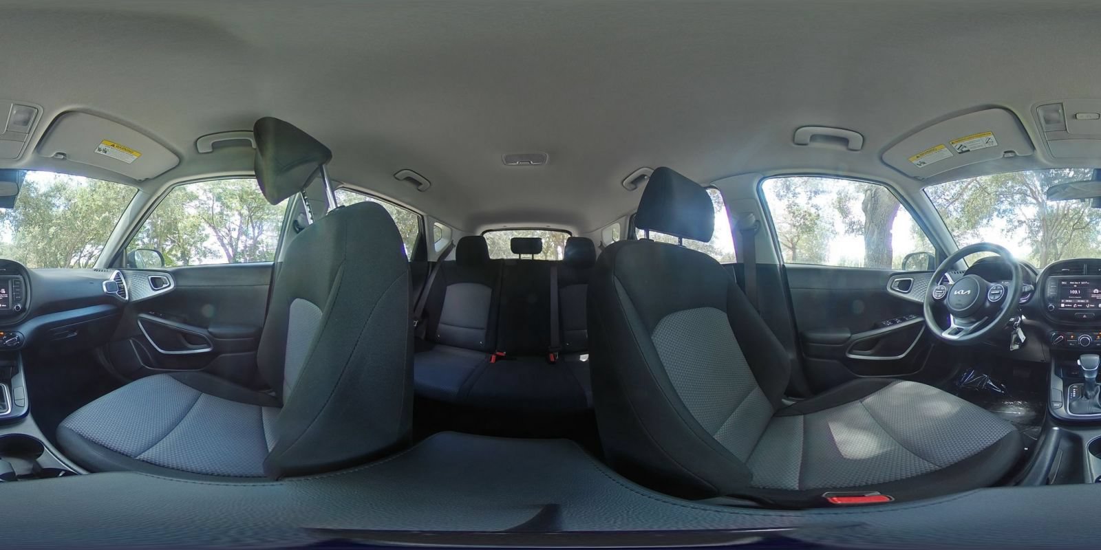 Used 2025 Kia Soul LX w/ LX Technology Package FWD image 39