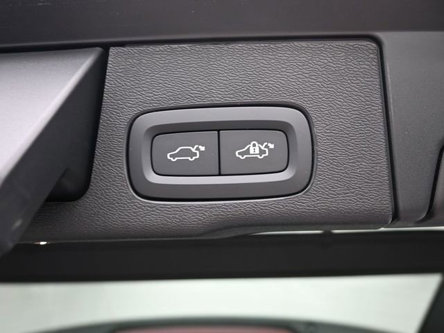 New 2026 Volvo XC60 T8 Ultra w/ Protection Package Premier image 33